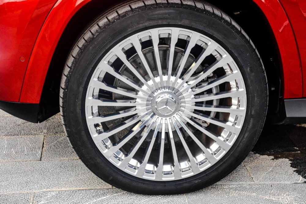 Bộ m&acirc;m cũng độ lại bản Maybach