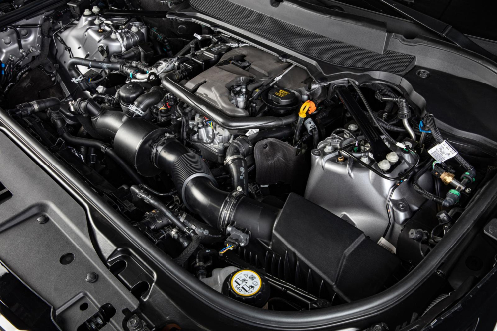 Tại Việt Nam, Land Rover Discovery mới c&oacute; 2 phi&ecirc;n bản động cơ l&agrave; P300 v&agrave; P360.