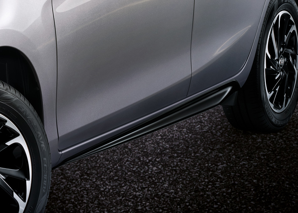 Cánh lướt gió bên sườn của Toyota Yaris 2021 Cánh lướt gió bên sườn của Toyota Yaris 2021