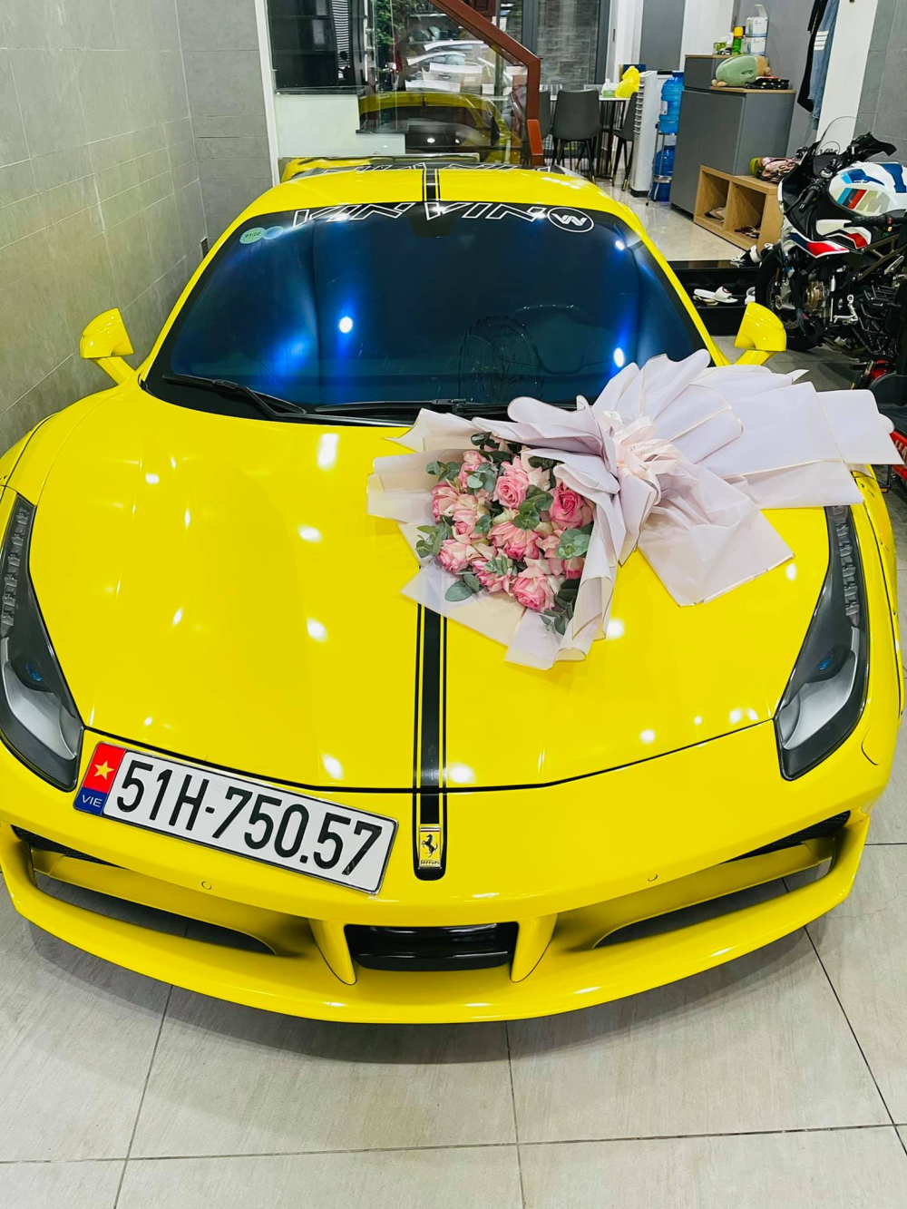 Sau khi sở hữu siêu xe Ferrari 488 GTB độ Liberty Walk Sau khi sở hữu siêu xe Ferrari 488 GTB độ Liberty Walk