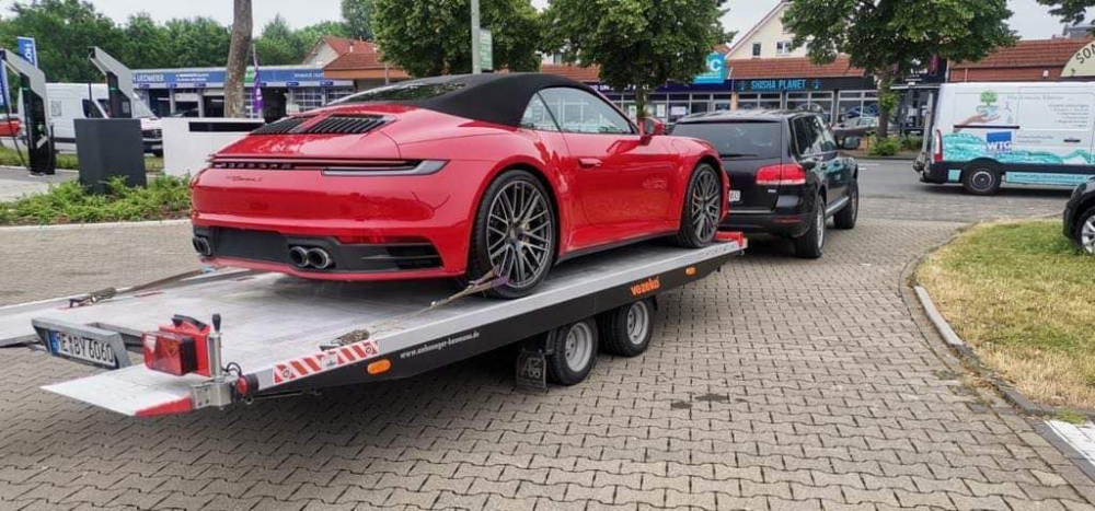 Đại gia lan đột biến tỉnh Bình Phước chia sẻ Porsche 911 Carrera S Cabriolet 2021 lúc còn ở nước ngoài vào tháng 5 đầu năm nay Đại gia lan đột biến tỉnh Bình Phước chia sẻ Porsche 911 Carrera S Cabriolet 2021 lúc còn ở nước ngoài vào tháng 5 đầu năm nay