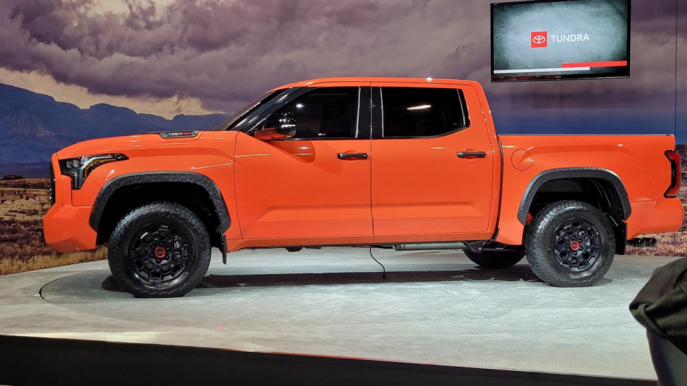 Toyota Tundra TRD Pro 2022 dùng vành 18 inch và lốp chạy mọi địa hình Toyota Tundra TRD Pro 2022 dùng vành 18 inch và lốp chạy mọi địa hình