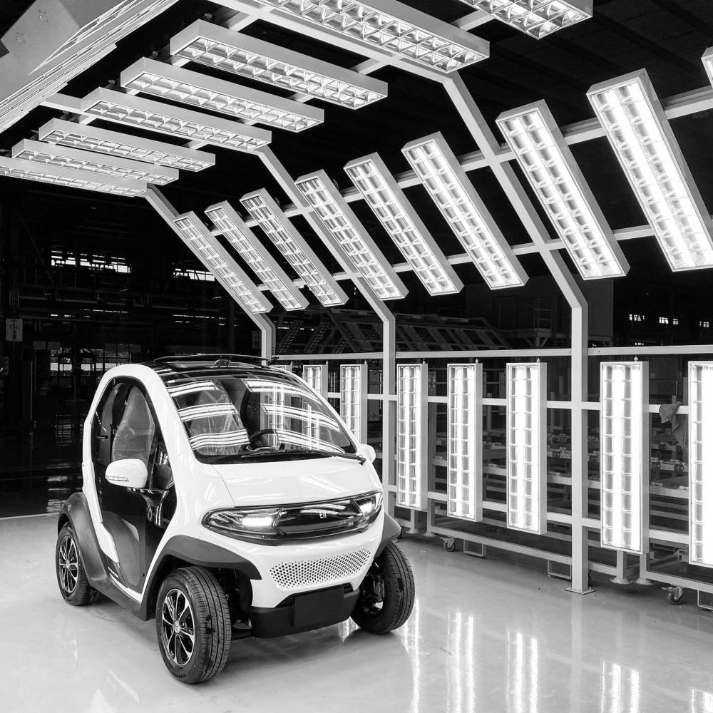 Eli Zero có chiều dài chỉ 2.250 mm và có tốc độ tối đa 40 km/h Eli Zero có chiều dài chỉ 2.250 mm và có tốc độ tối đa 40 km/h