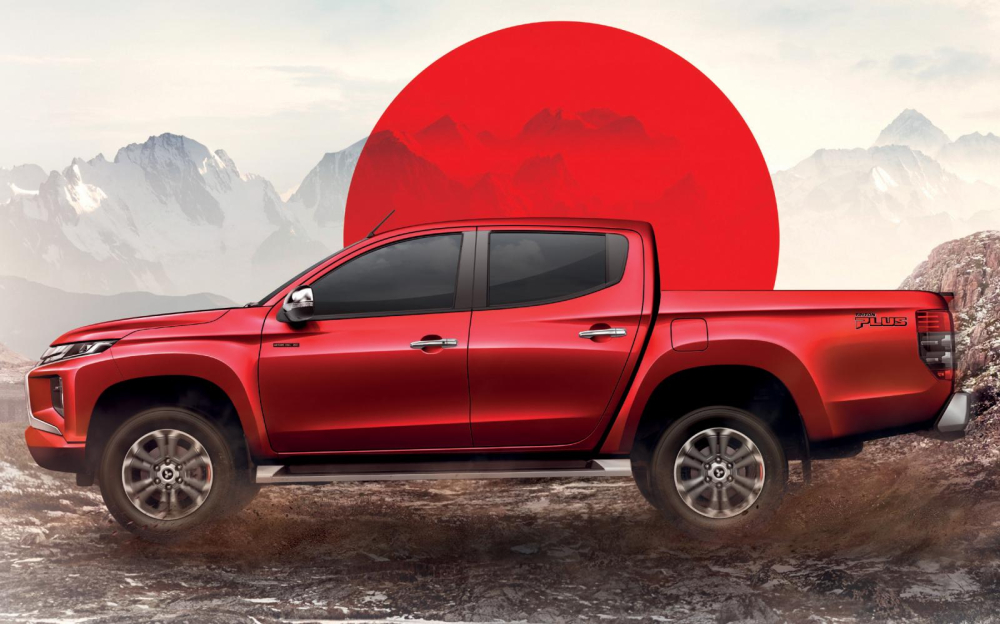 Mitsubishi Triton Passion Red Edition 2021 có logo riêng trên cửa