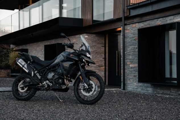 Triumph Tiger 900 Bond Edition phi&ecirc;n bản giới hạn ch&iacute;nh thức ra mắt