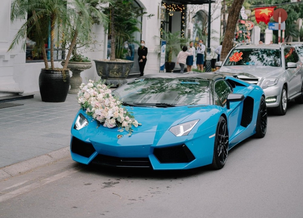 Lamborghini Aventador Roadster đầu tiên về Việt Nam làm xe hoa tại Hải Phòng vào đầu năm nay Lamborghini Aventador Roadster đầu tiên về Việt Nam làm xe hoa tại Hải Phòng vào đầu năm nay