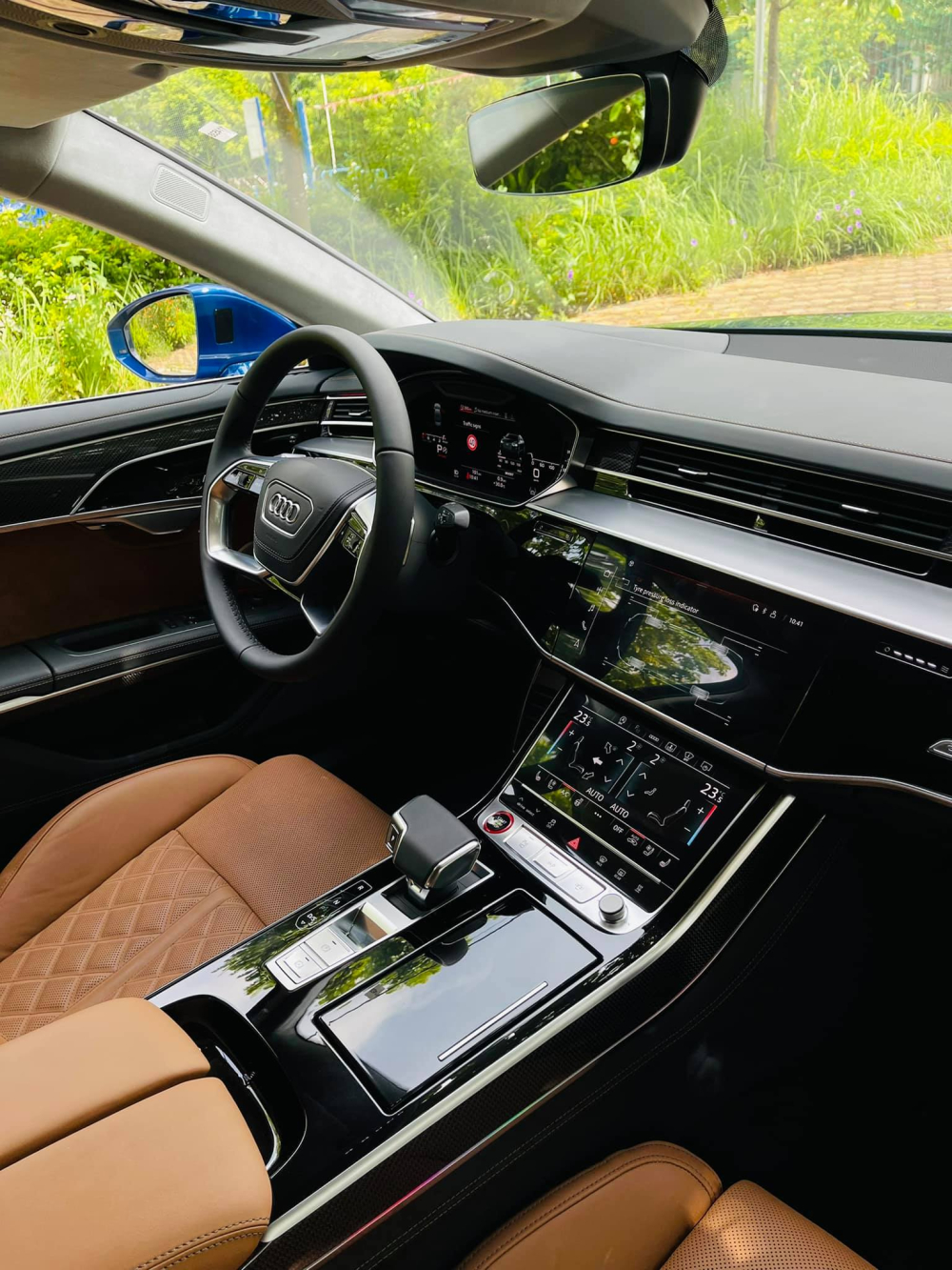 Bảng điều khiển trung tâm của dòng xe Audi S8 2021 Bảng điều khiển trung tâm của dòng xe Audi S8 2021