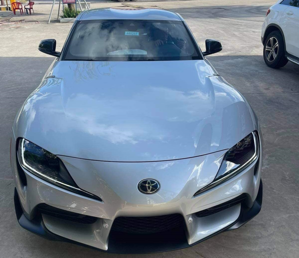 Huyền thoại của các dân chơi Toyota GR Supra 2020 đầu tiên về nước