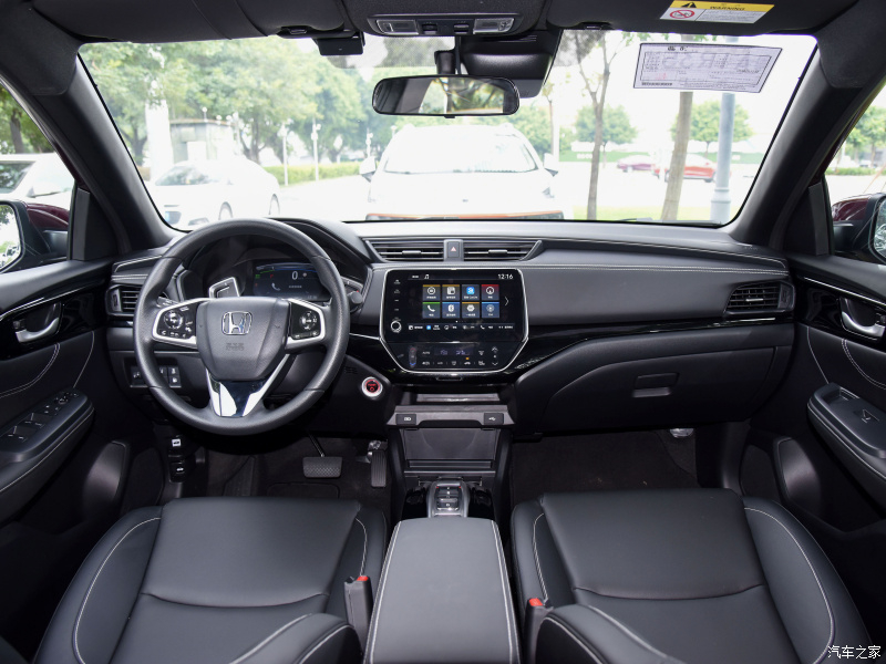 Nội thất m&agrave;u đen tuyền của Honda Crider 2022