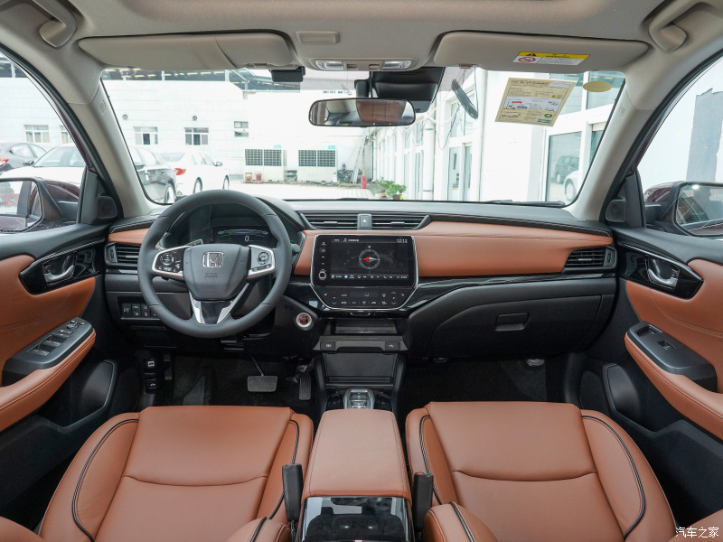 Nội thất phối 2 m&agrave;u của Honda Crider 2022