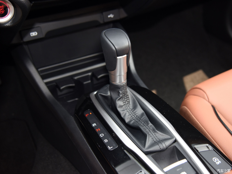 Honda Crider 2022 c&oacute; thể d&ugrave;ng cần số truyền thống