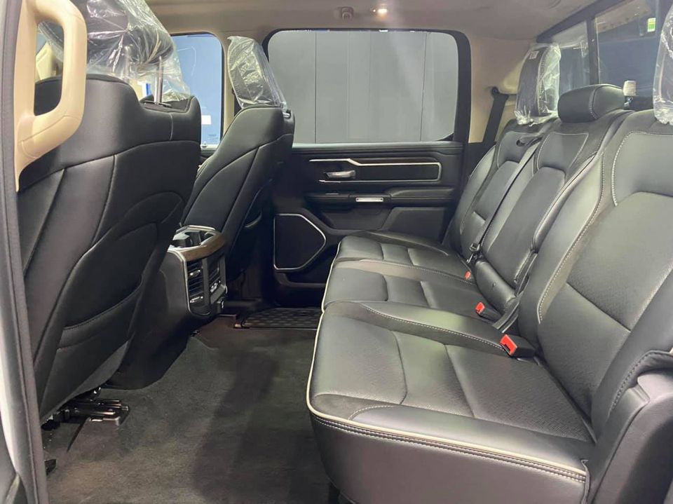 H&agrave;ng ghế sau của Ram 1500 Laramie 2021 
