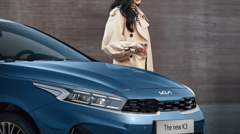 Tr&ecirc;n bản cao cấp nhất, Kia K3 2022 được trang bị hệ thống đ&egrave;n full-LED, đ&egrave;n pha c&oacute; t&iacute;nh năng tự động bật/tắt.