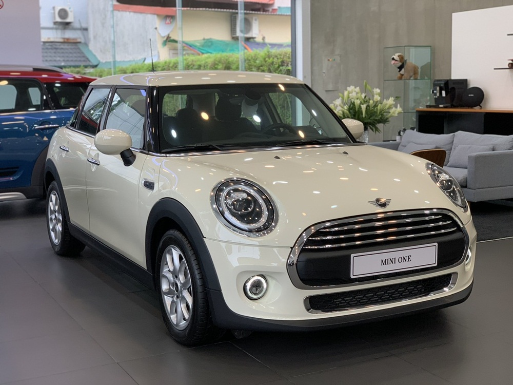 Gi&aacute; xe Mini One ở mức 1,479 tỷ đồng.