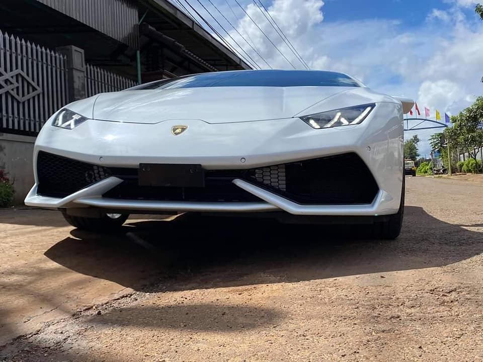Chiếc si&ecirc;u xe Lamborghini Huracan LP610-4 n&agrave;y đ&atilde; về nước được hơn 5 năm