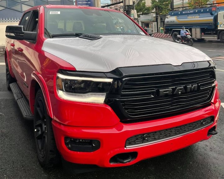 Diện mạo của chiếc xe Ram 1500 Laramie Night Edition