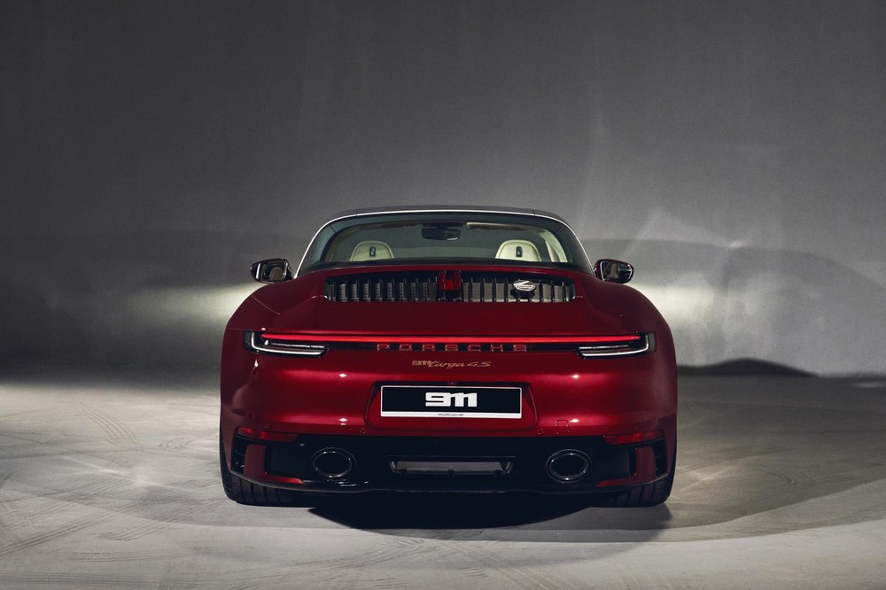 Porsche 911 Targa 4S Heritage Design siêu hiếm của đại gia Việt