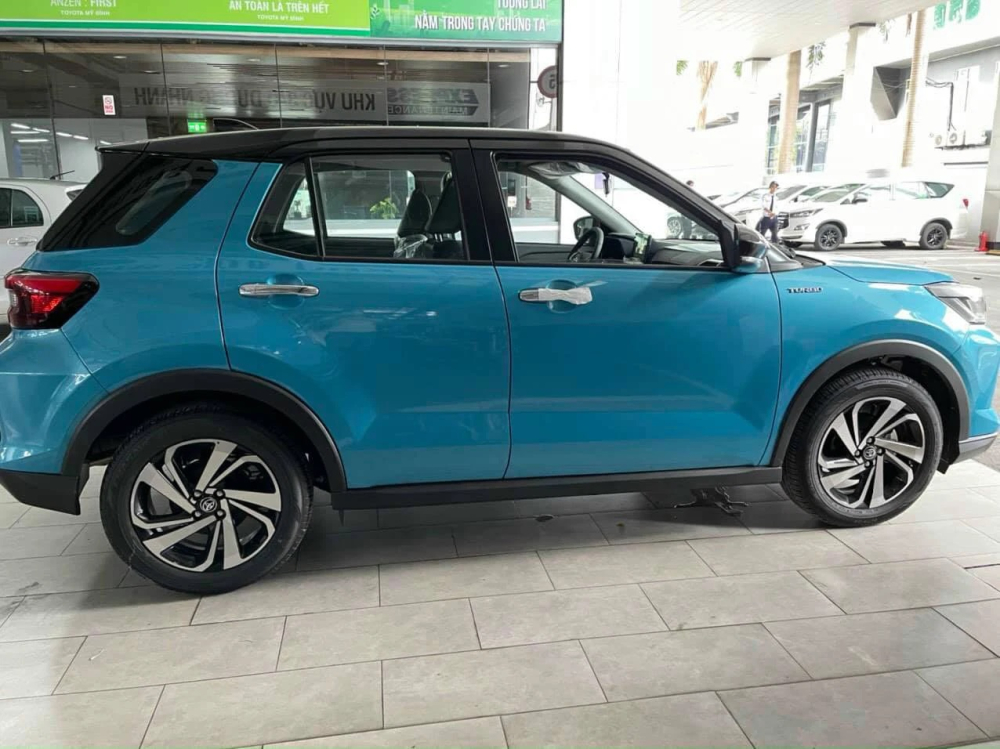 Toyota Raize sắp b&aacute;n ra Việt Nam sẽ được trang bị m&acirc;m 17 inch kh&aacute; thể thao.