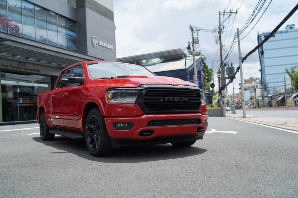Ram 1500 Laramie Night Edition Ram 1500 Laramie Night Edition