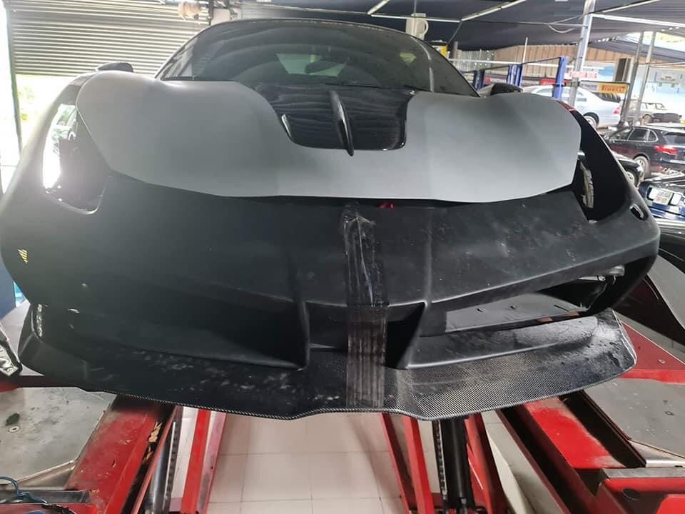 Đây là chiếc xe Ferrari 488 GTB độ Misha Designs thứ 2 tại Việt Nam