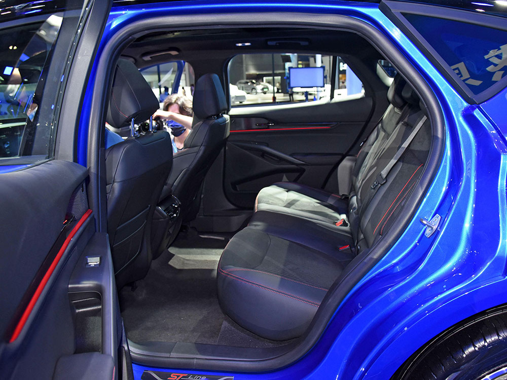 H&agrave;ng ghế sau rộng r&atilde;i của Ford Evos 2022