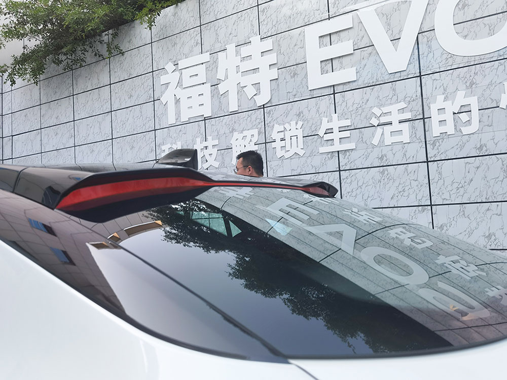 C&aacute;nh gi&oacute; mui của Ford Evos 2022