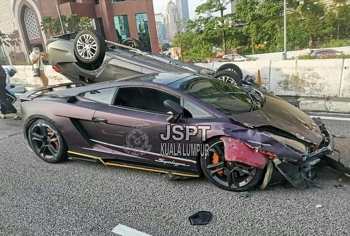 Chiếc si&ecirc;u xe Lamborghini Gallardo tại hiện trường vụ tai nạn