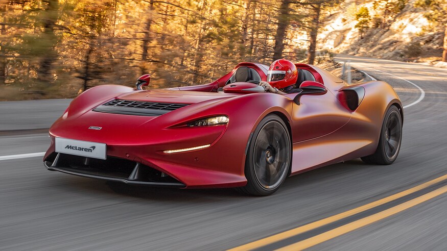 Việc lái 1 siêu xe không có kính chắn gió phía trước như McLaren Elva không được 1 số quốc gia chấp nhận