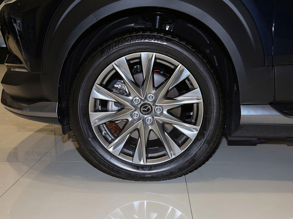 Bộ vành hợp kim 19 inch của Mazda CX-30 EV