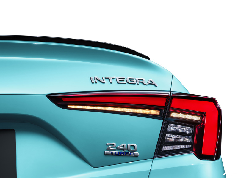 Người mua có thể lắp thêm cánh gió trên nắp cốp sau cho Honda Integra 2022