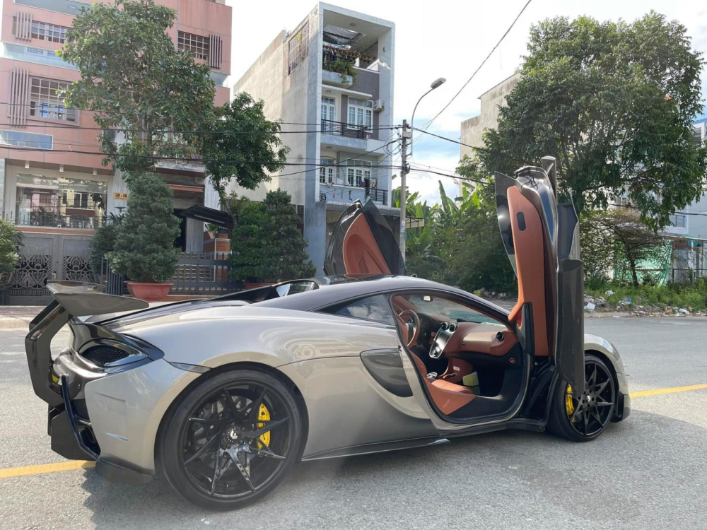Chiếc xe McLaren 570S n&agrave;y c&oacute; bản độ rất khủng của Vorsteiner