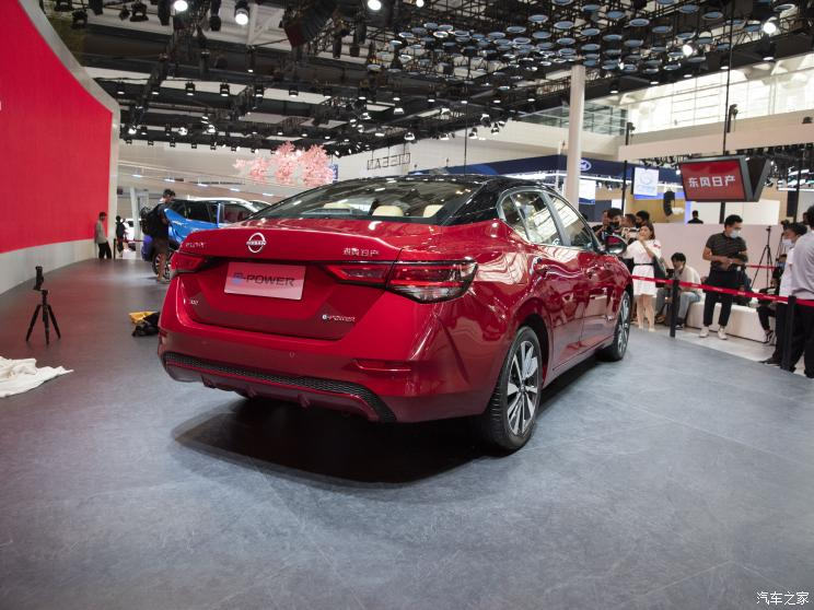 Nissan Sylphy e-Power 2022 trong triển l&atilde;m &Ocirc; t&ocirc; Thi&ecirc;n T&acirc;n 2021