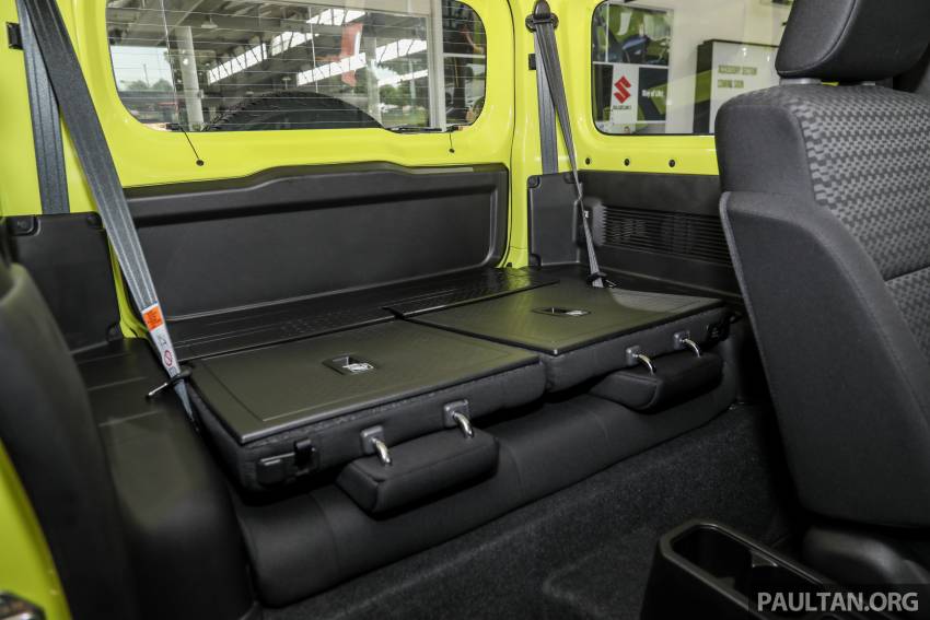 Ghế sau của Suzuki Jimny 2021 có thể gập xuống