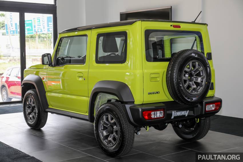 Suzuki Jimny 2021 màu xanh cốm phối nóc đen