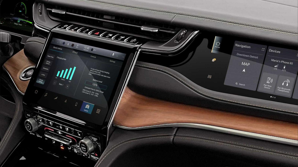 M&agrave;n h&igrave;nh trung t&acirc;m của Jeep Grand Cherokee 2022