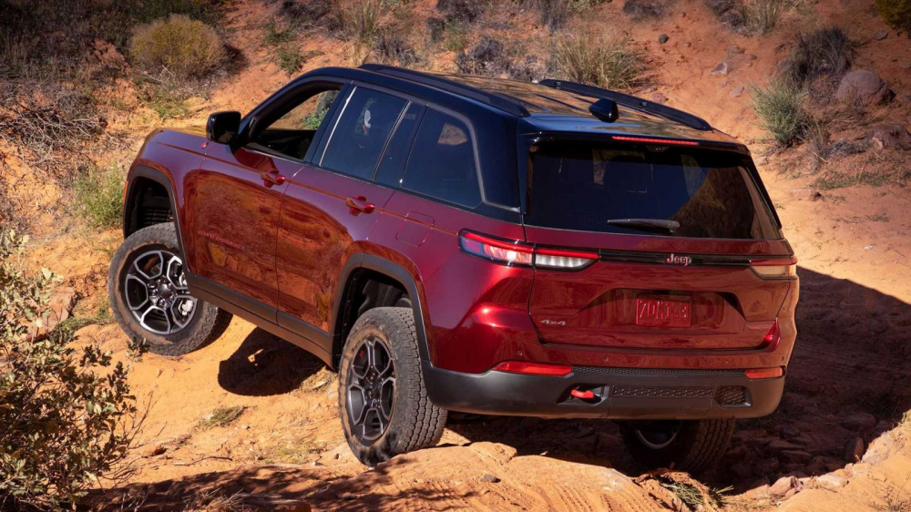 Thiết kế đu&ocirc;i xe của Jeep Grand Cherokee 2022 bản Trailhawk