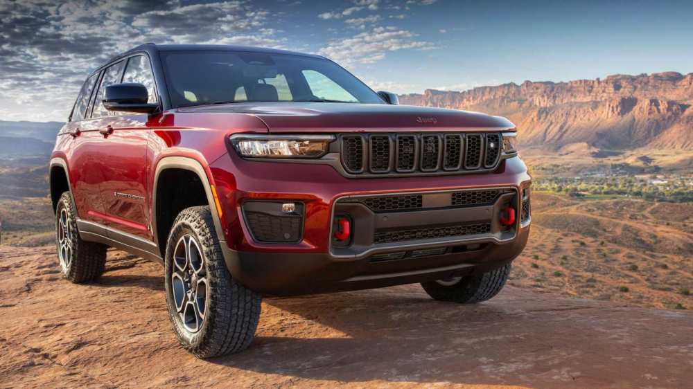 Thiết kế đầu xe của Jeep Grand Cherokee 2022 bản Trailhawk