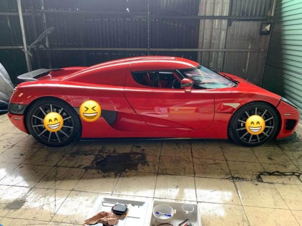 Trước đ&oacute; h&igrave;nh ảnh được đăng tải tr&ecirc;n mạng cho thấy 1 chiếc xe Koenigsegg CCX xuất hiện trong garage được cho l&agrave; ở Hải Ph&ograve;ng