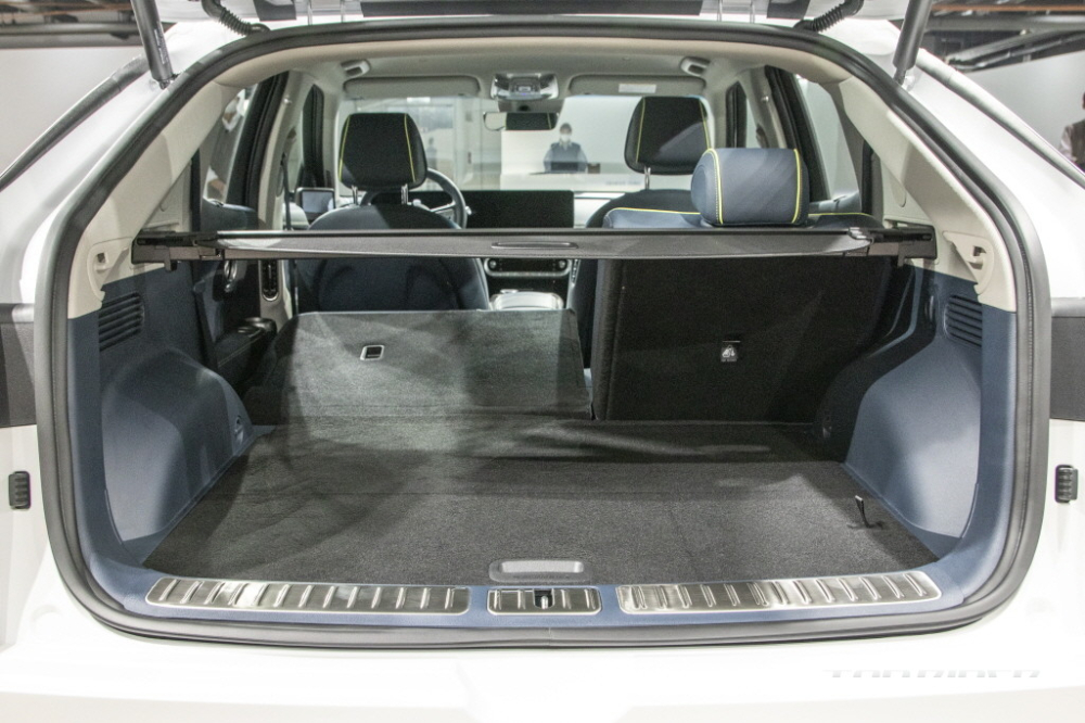 Khoang h&agrave;nh l&yacute; của Genesis GV60 2022