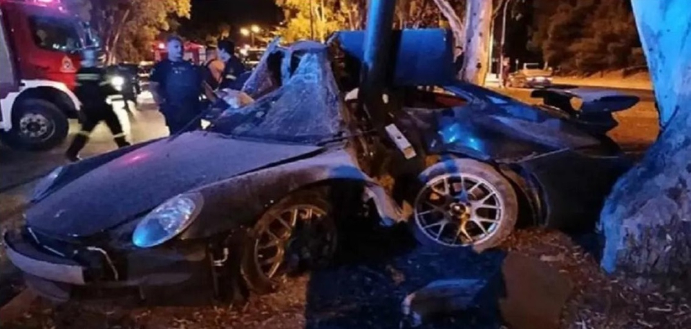 Hiện trường vụ tai nạn của chiếc Porsche 911 Carrera S Hiện trường vụ tai nạn của chiếc Porsche 911 Carrera S