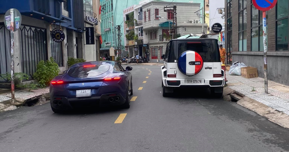 Khoảnh khắc siêu xe Ferrari Roma được chủ cho dạo phố đụng ngay Mercedes-AMG G63 của ông ngoại trẻ nhất Việt Nam
