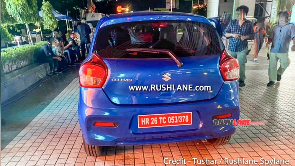 Suzuki Celerio 2022 nh&igrave;n từ ph&iacute;a sau