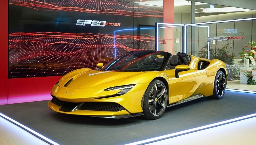 Diện mạo xe Ferrari SF90 Spider