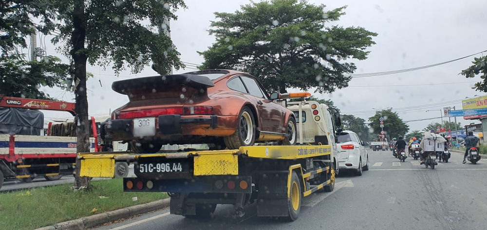 Porsche 930 Turbo hàng hiếm của 1 người sưu tầm xe cổ vào Sài thành