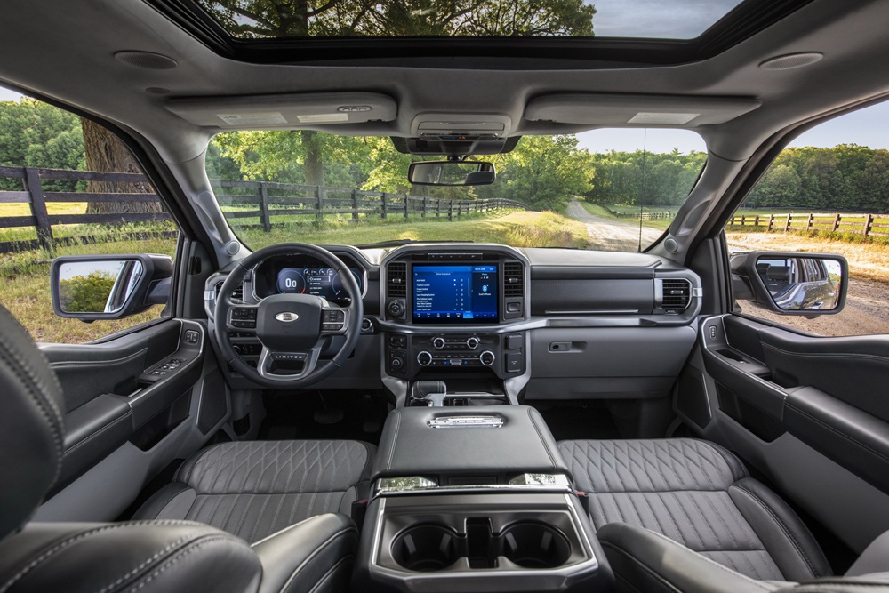 Khoang l&aacute;i hiện đại b&ecirc;n trong Ford F-150