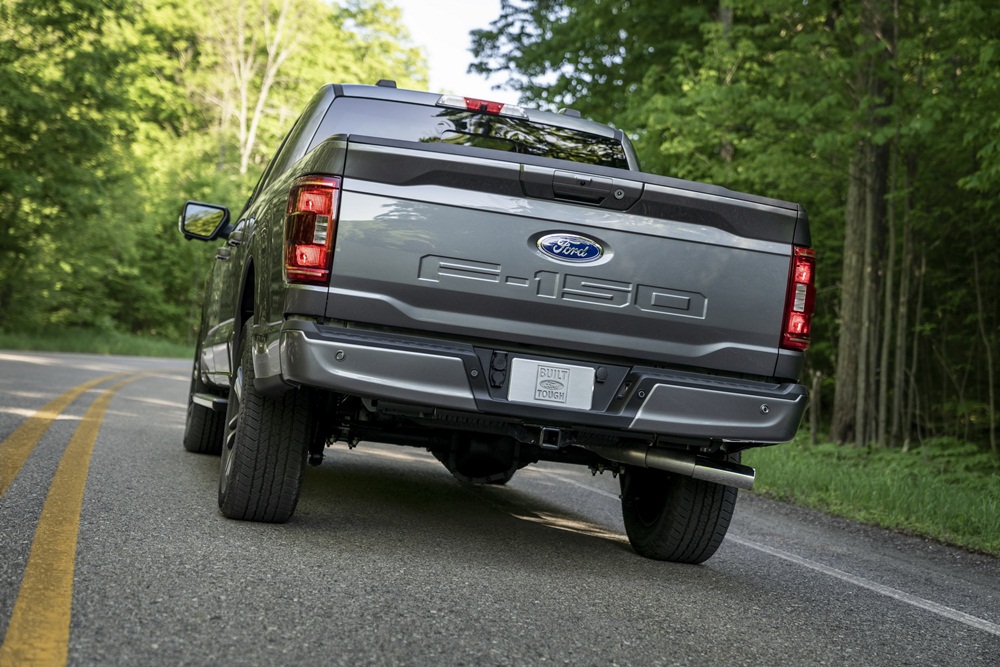 Thiết kế ngoại thất Ford F-150 nh&igrave;n từ ph&iacute;a sau