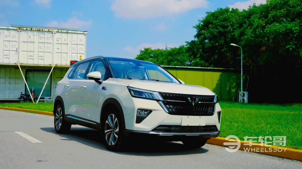 Thiết kế đầu xe của Wuling Asta 2021