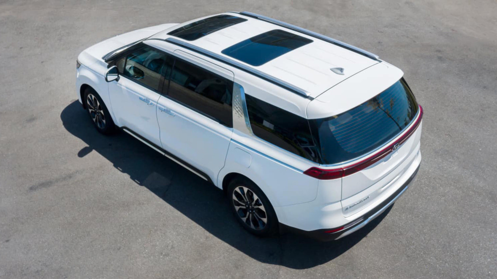 Kia Carnival Signature 2022.