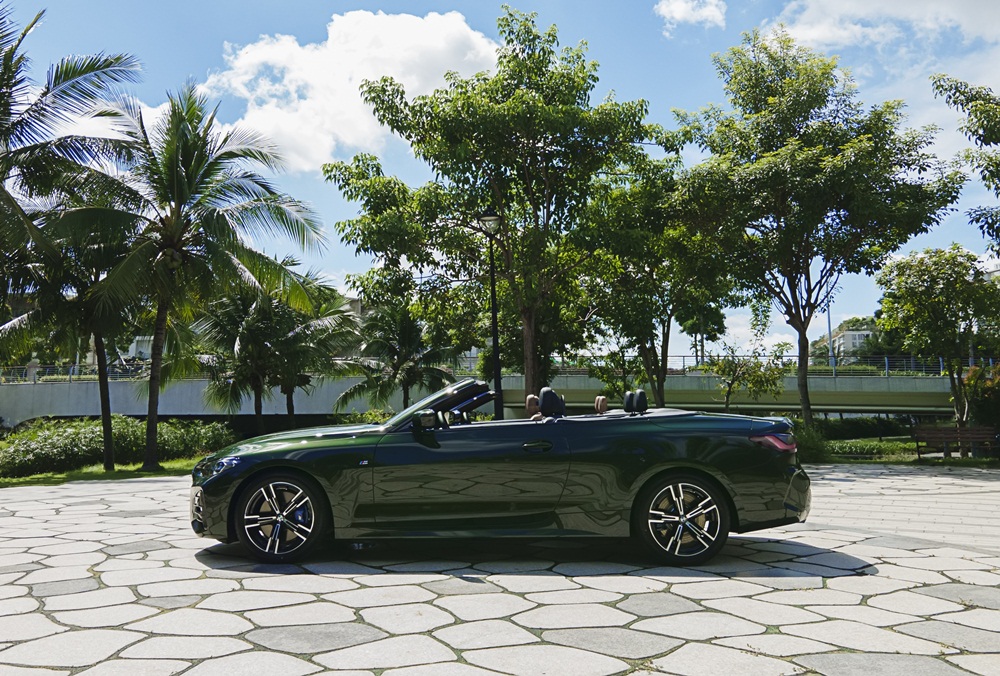 BMW 430i Convertible M Sport 2021 được trang bị bộ mâm 18 inch. BMW 430i Convertible M Sport 2021 được trang bị bộ mâm 18 inch.