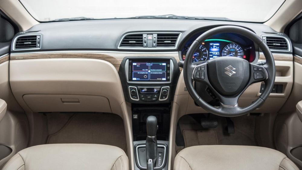 Nội thất của Suzuki Ciaz tại Ấn Độ